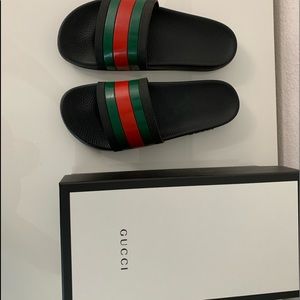 Mens size 11 Gucci slides